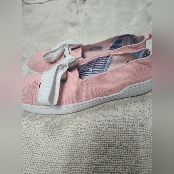 Rocket Dog Pink Canvas Flats with White Laces - Picture 3 of 6